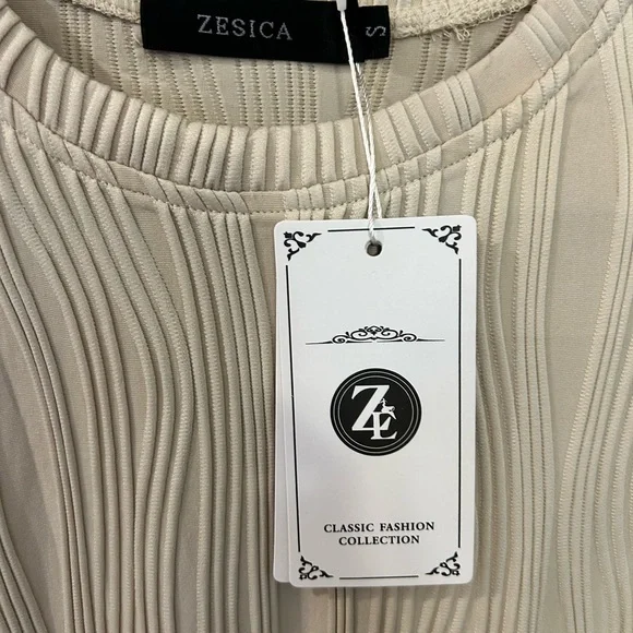 NWT Zesica shirt size small in off white or cream with texture - Picture 3 of 3